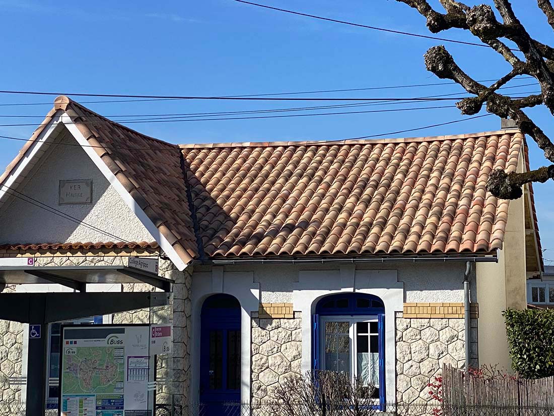 Rénovation de toiture en tuile mécanique sur une maison à Saintes